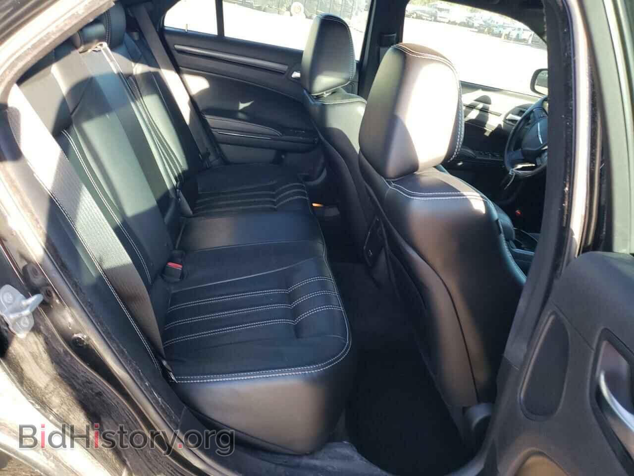 2016 CHRYSLER 300 - VIN: 2C3CCAGG0GH191409 - Фото 10