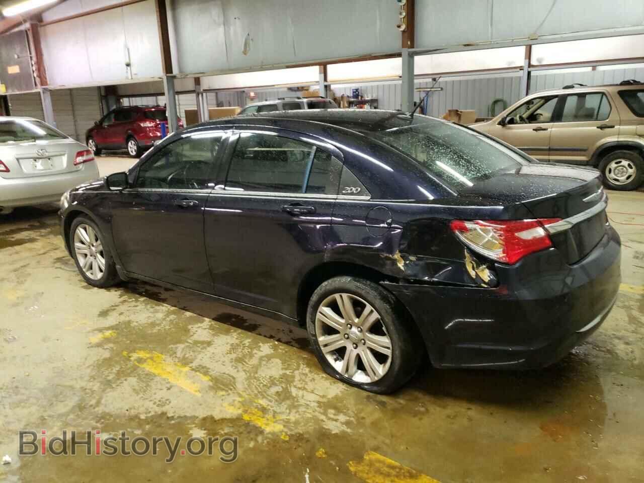 2011 CHRYSLER 200 - VIN: 1C3BC1FG8BN536215 - Фото 2