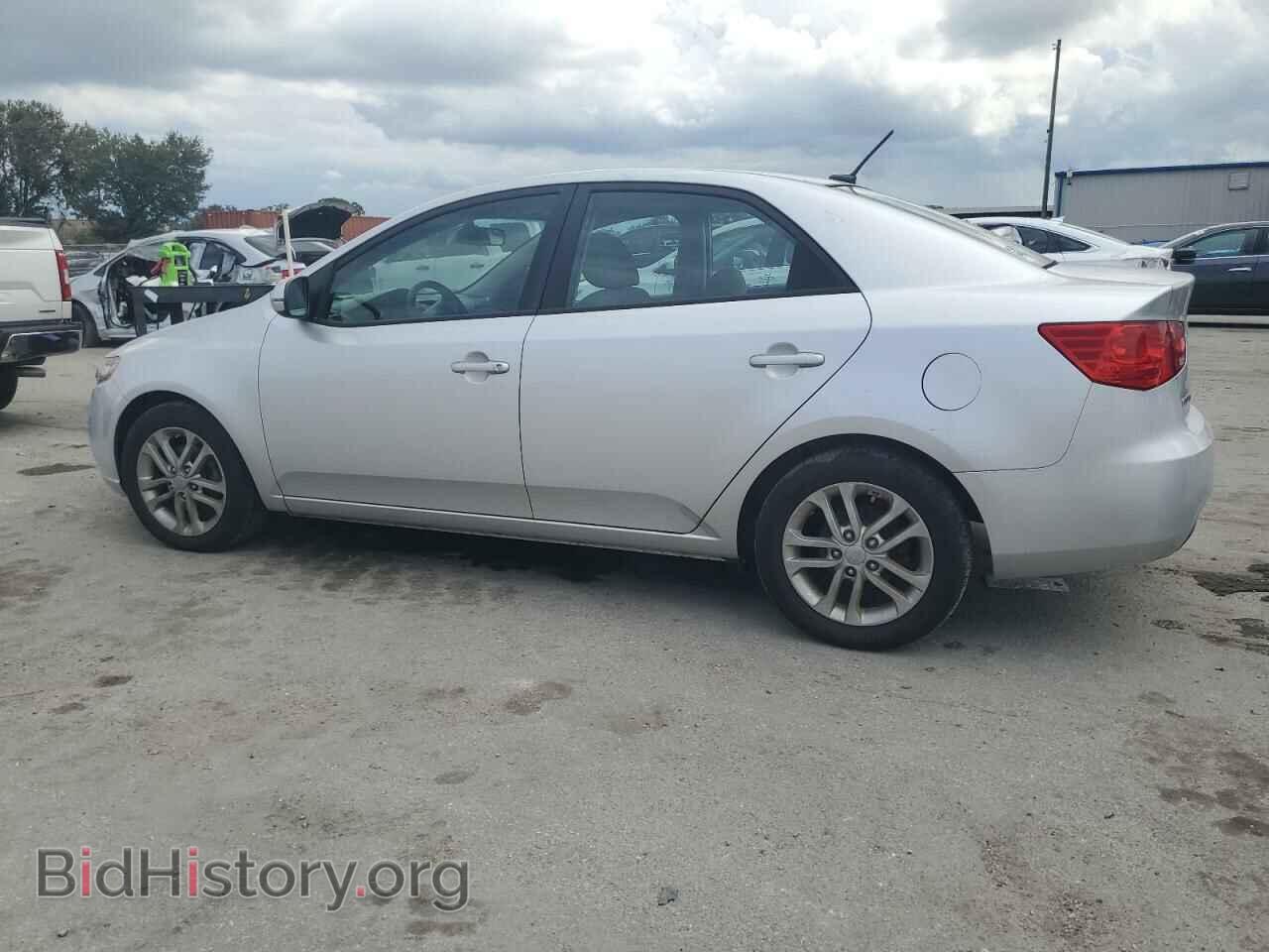 2011 KIA FORTE - VIN: KNAFU4A27B5404602 - Фото 2