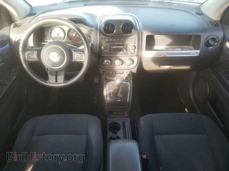 2014 Jeep COMPASS (VIN 1C4NJDBBXED567826) — photo 8 of 12