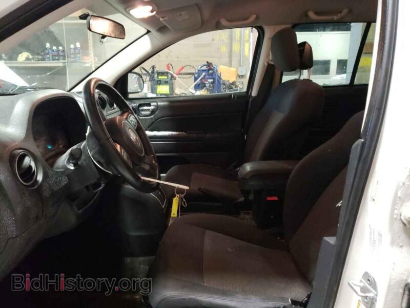 2011 Jeep COMPASS (VIN 1J4NF1FB7BD159154) — photo 7 of 13