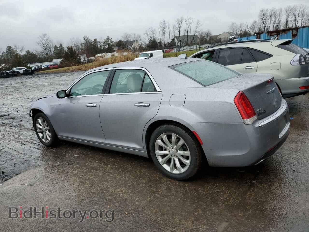 2018 CHRYSLER 300 - VIN: 2C3CCAKG2JH165117 - Фото 2