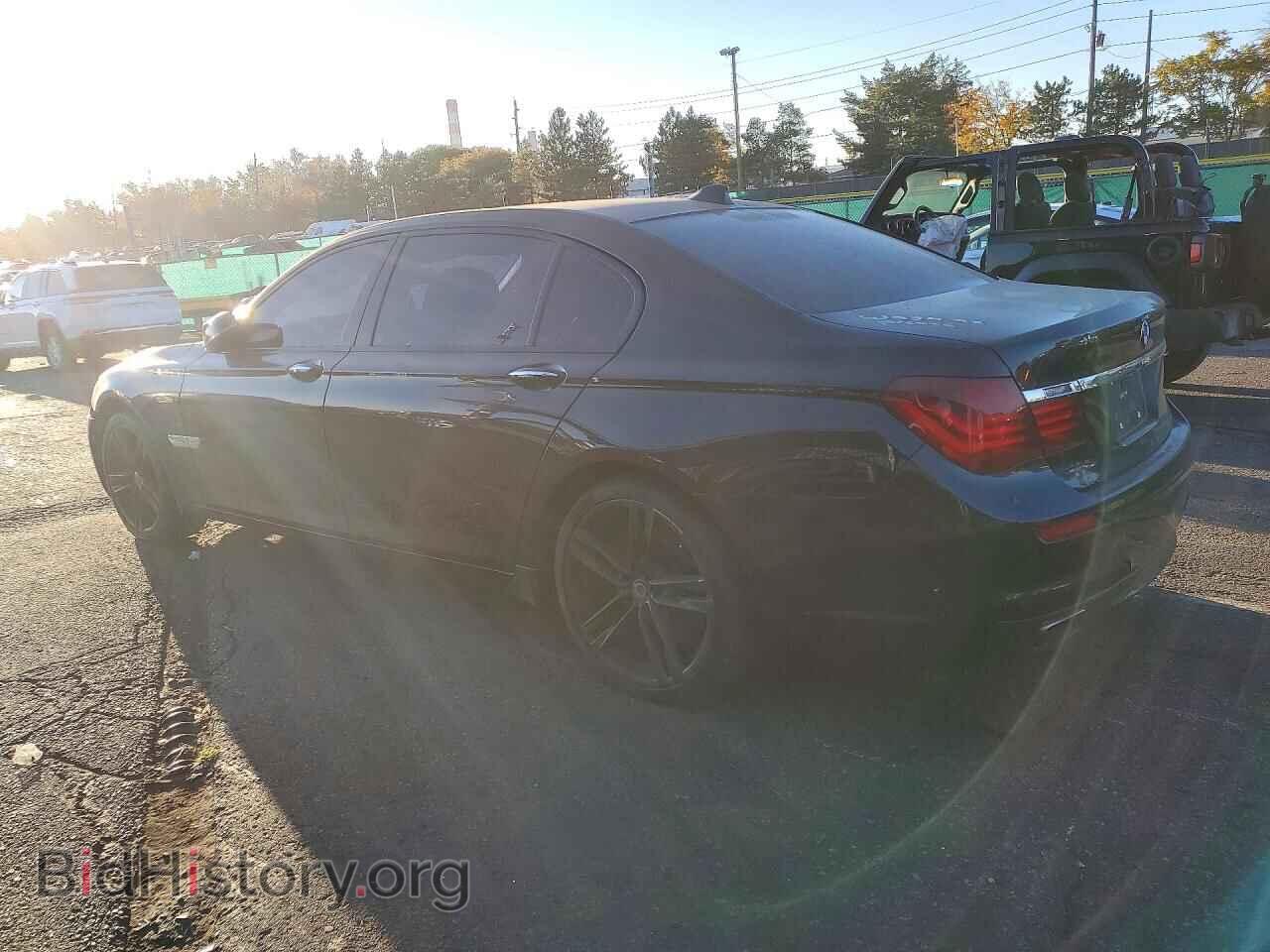 2015 BMW 7 SERIES - VIN: WBAYF8C5XFD655367 - Photo 2