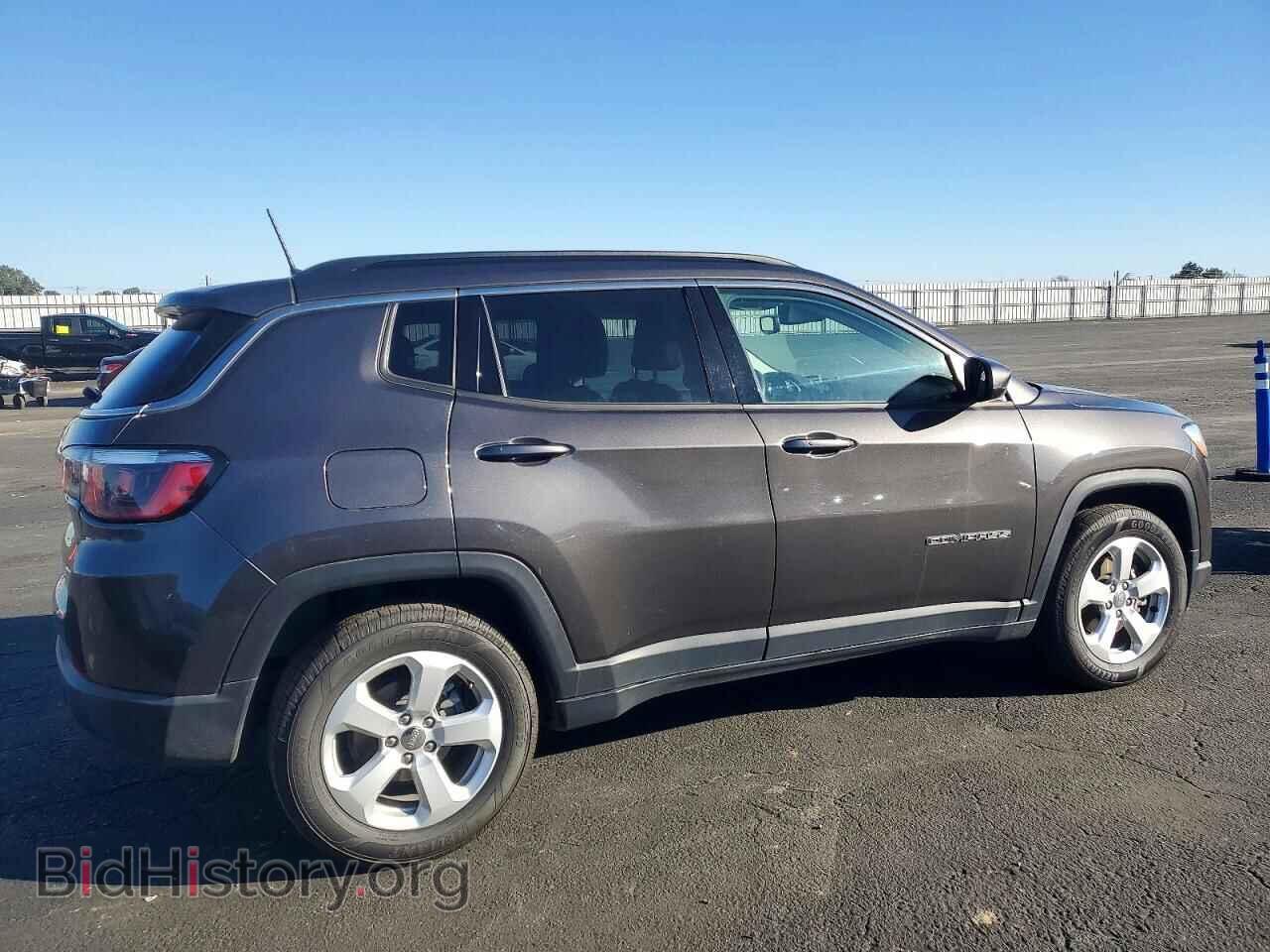 2019 JEEP COMPASS - VIN: 3C4NJCBB4KT750042 - Фото 3