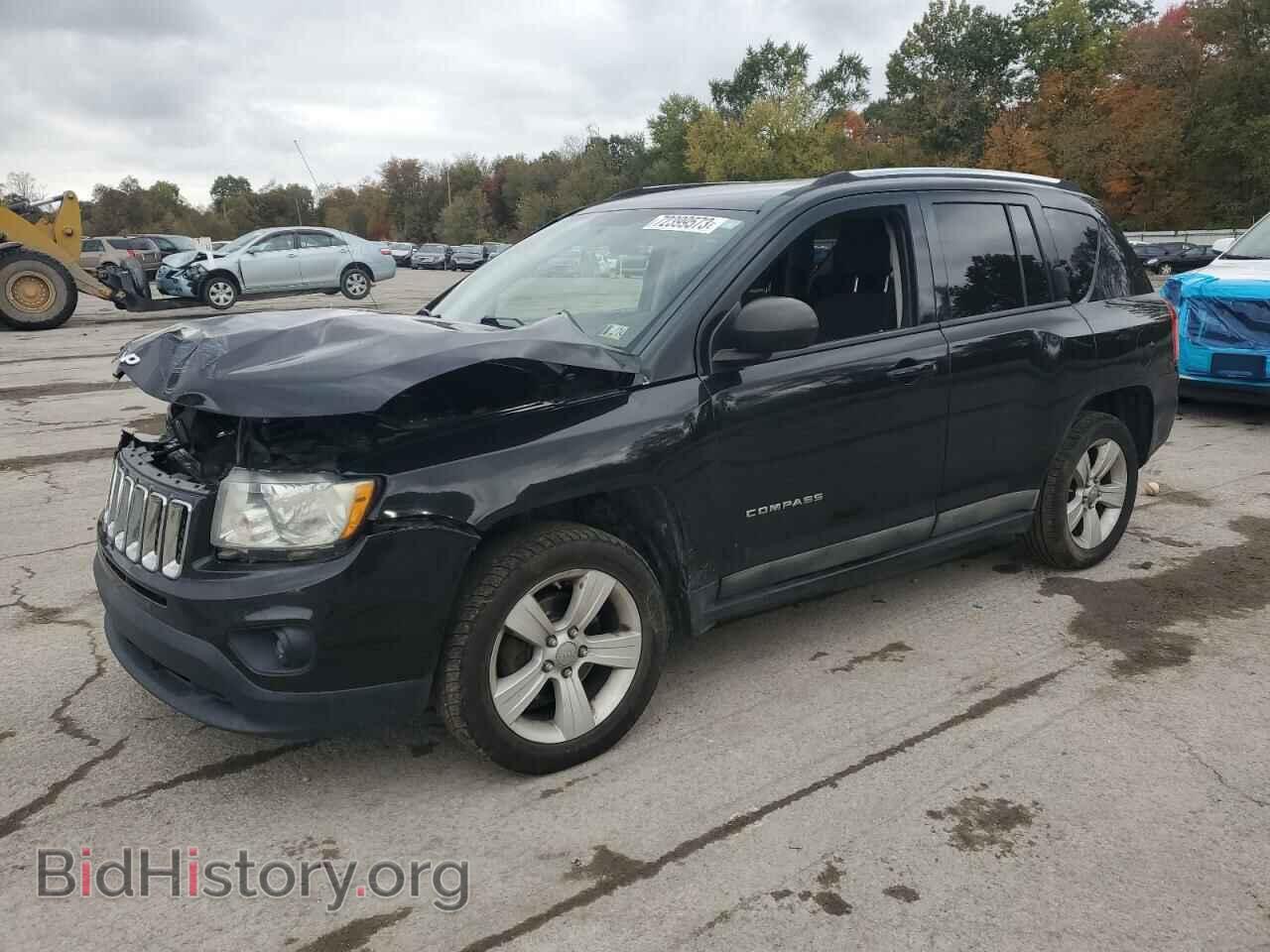 Photo 1J4NF1FB4BD150153 - JEEP COMPASS 2011