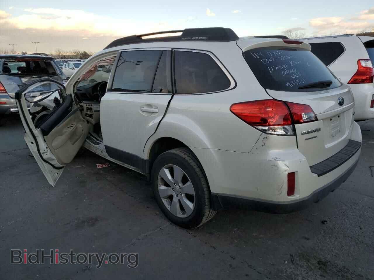 2011 SUBARU OUTBACK - VIN: 4S4BRBCC8B3431621 - Photo 2