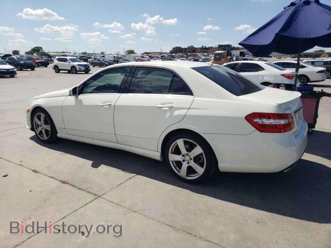 2011 MERCEDES-BENZ E-CLASS - VIN: WDDHF5GB2BA411165 - Фото 2