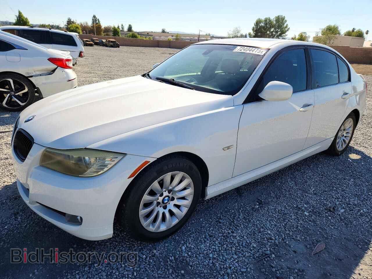 Фотография WBAPH57549NL79359 - BMW 3 SERIES 2009