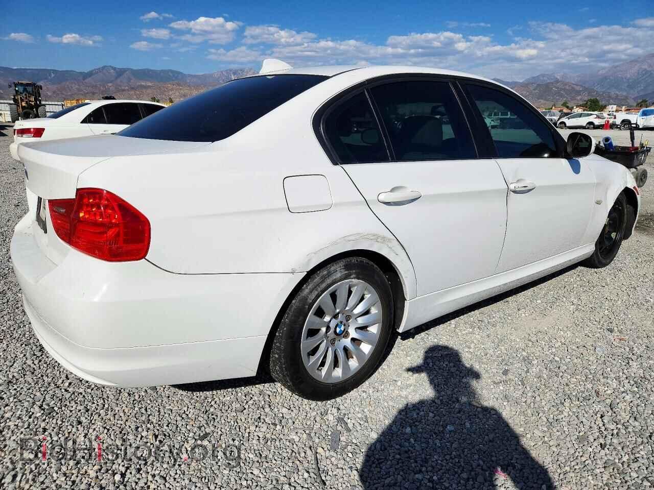 2009 BMW 3 SERIES - VIN: WBAPH57549NL79359 - Фото 3