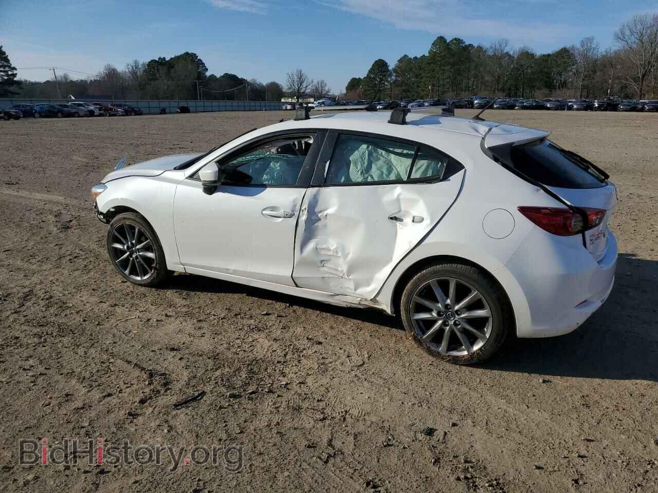 2018 MAZDA 3 - VIN: 3MZBN1K71JM191241 - Фото 2