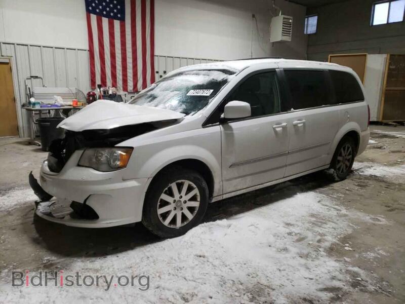2014 Chrysler MINIVAN Town & COU (VIN 2C4RC1BG4ER270523) — photo 1 of 13, Copart, damage: front end