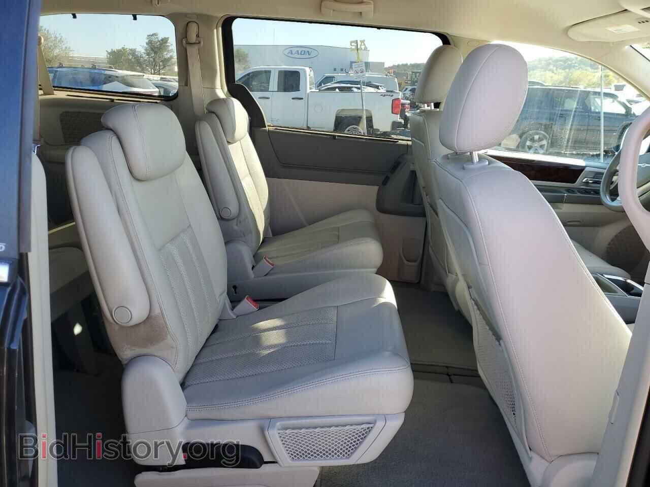 2009 CHRYSLER MINIVAN - VIN: 2A8HR54X99R641821 - Фото 11