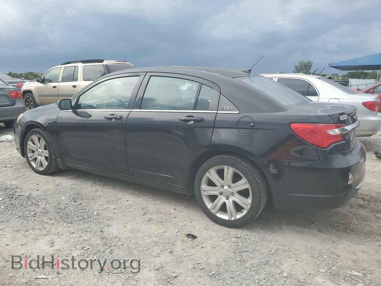 2013 CHRYSLER 200 - VIN: 1C3CCBABXDN705756 - Фото 2