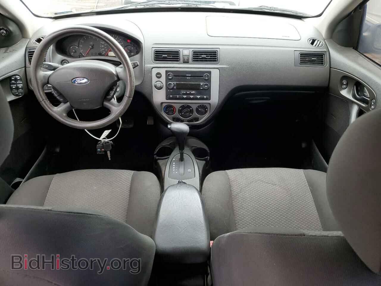 2007 FORD FOCUS - VIN: 1FAHP37N17W215692 - Фото 8