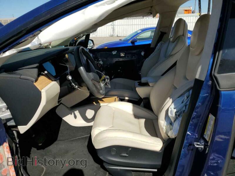 2019 Tesla MODEL X (VIN 5YJXCBE21KF184882) — photo 7 of 14