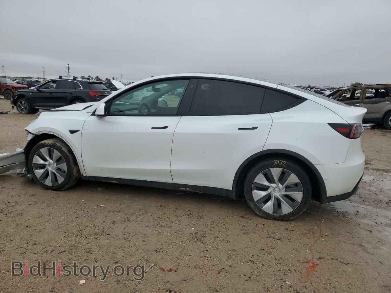 2021 TESLA MODEL Y - VIN: 5YJYGAEE5MF231170 - Photo 2