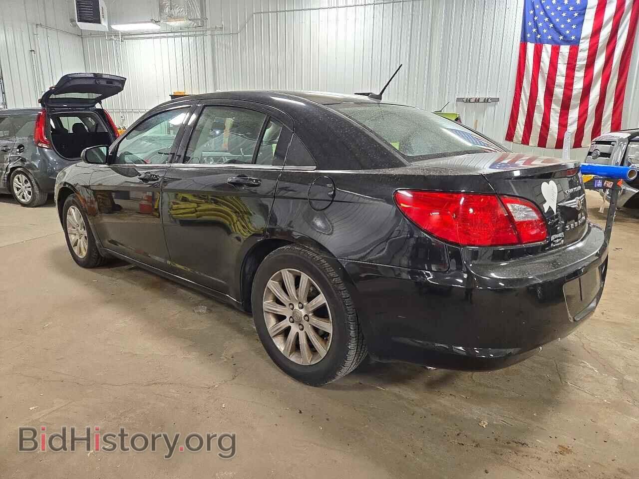 2010 Chrysler SEBRING (VIN 1C3CC5FB5AN162516) — фото 2 из 14