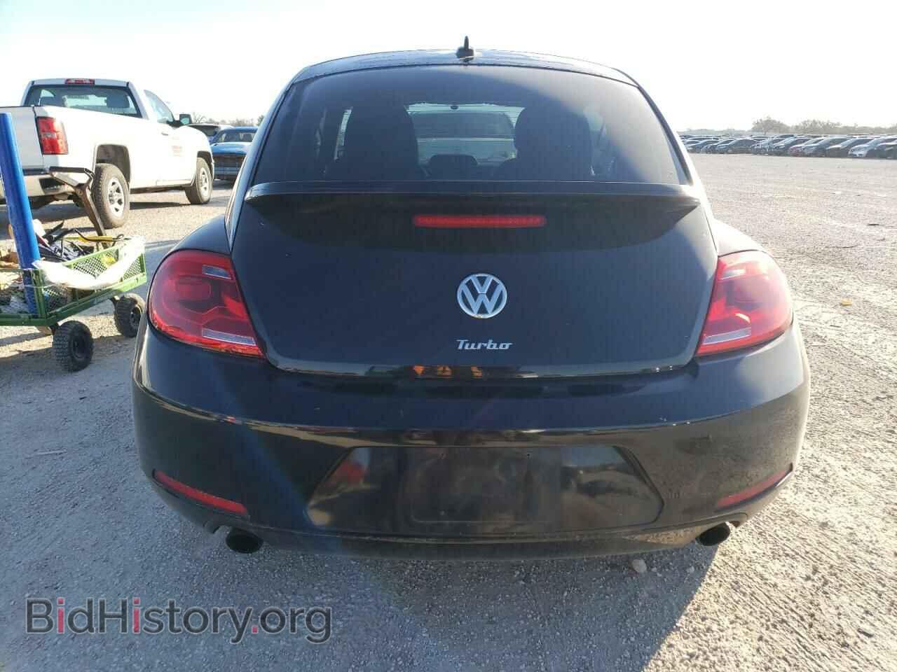 2013 VOLKSWAGEN BEETLE - VIN: 3VWVS7AT3DM688044 - Фото 6