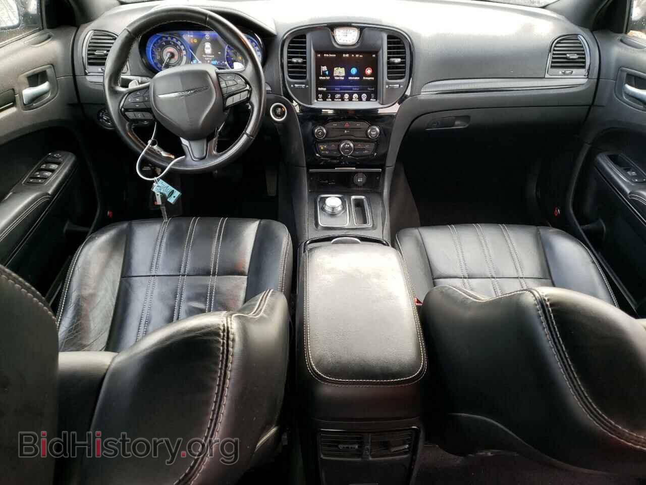 2016 CHRYSLER 300 - VIN: 2C3CCAGG9GH136358 - Фото 8
