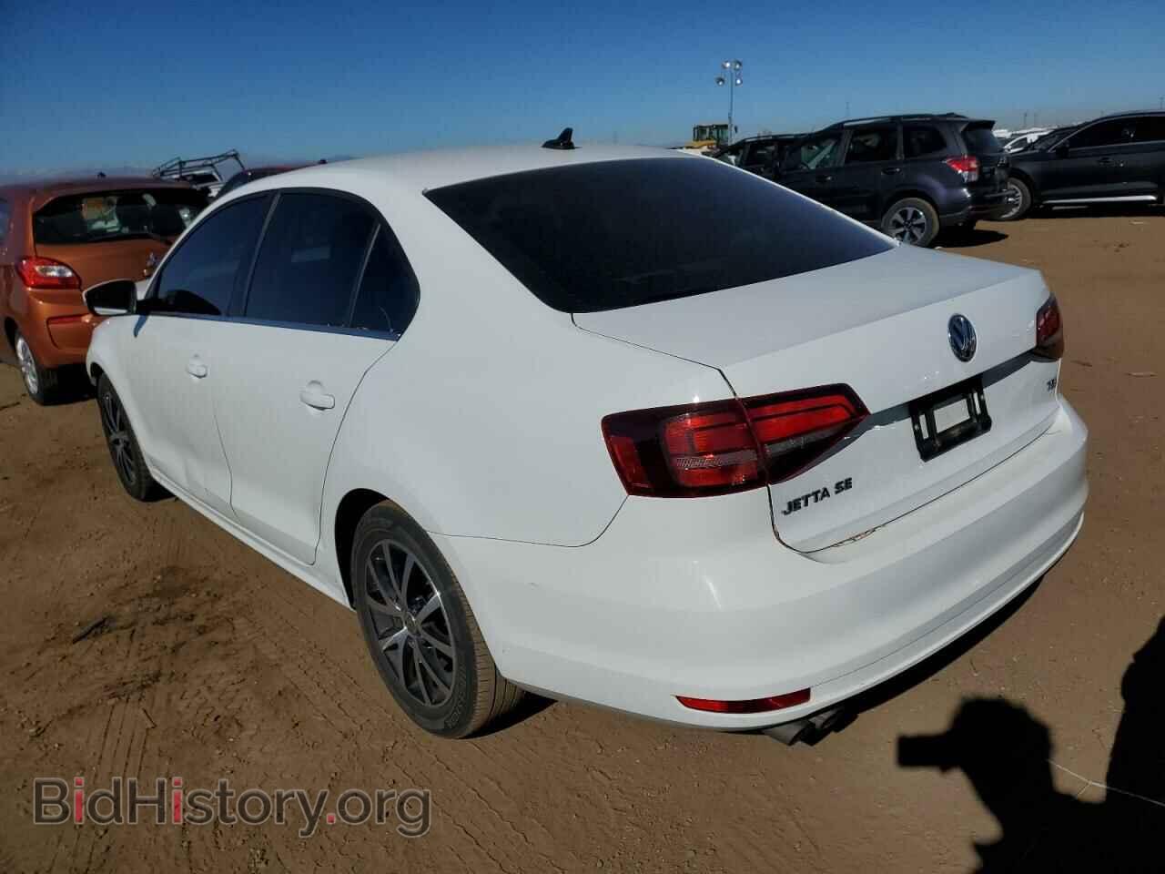 2017 VOLKSWAGEN JETTA - VIN: 3VWDB7AJ6HM305195 - Фото 2