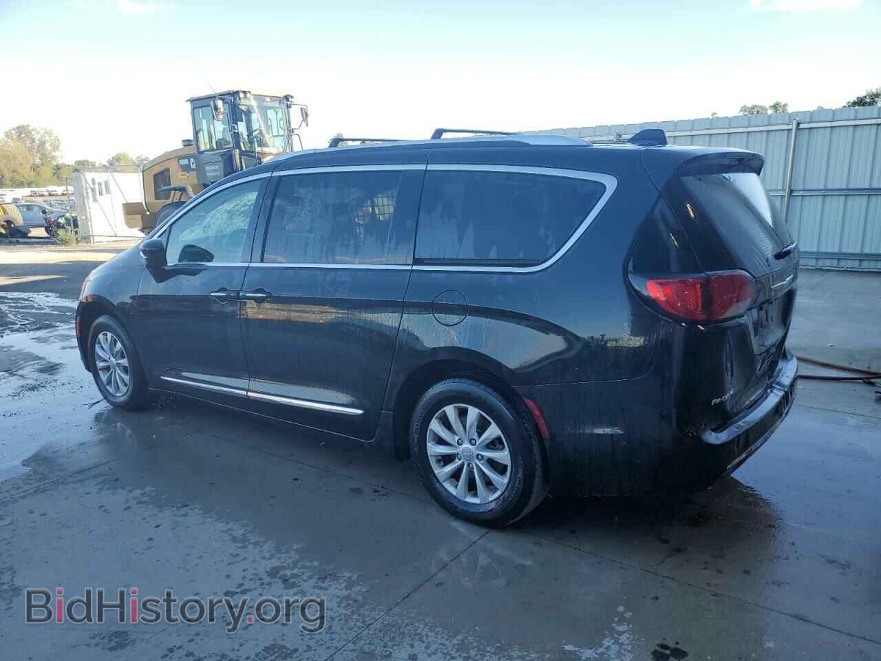 2019 CHRYSLER PACIFICA - VIN: 2C4RC1BG0KR666220 - Фото 2