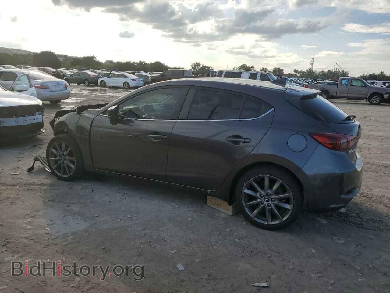 2018 MAZDA 3 - VIN: 3MZBN1M37JM179461 - Фото 2