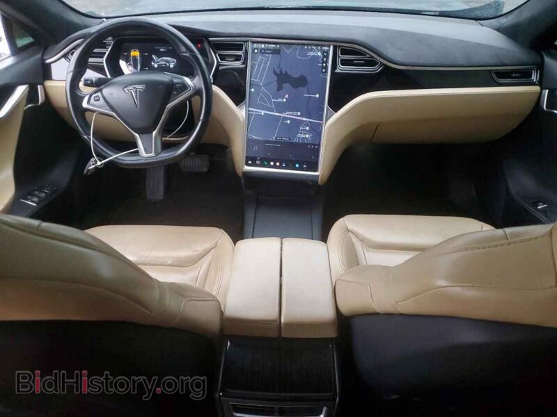 2016 Tesla MODEL S (VIN 5YJSA1E28GF170415) — фото 8 из 12