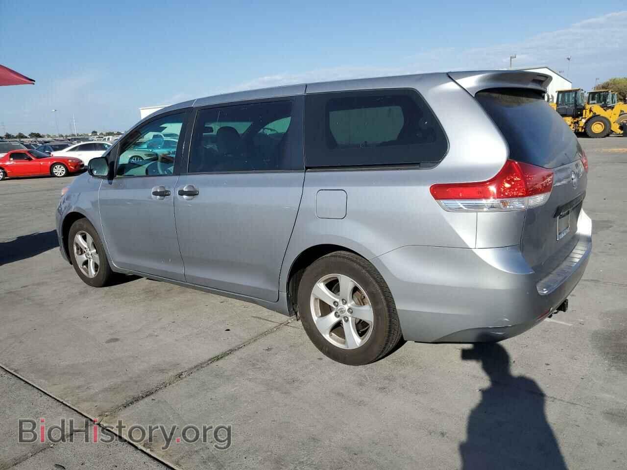 2011 TOYOTA All Models - VIN: 5TDZK3DC3BS139028 - Фото 2