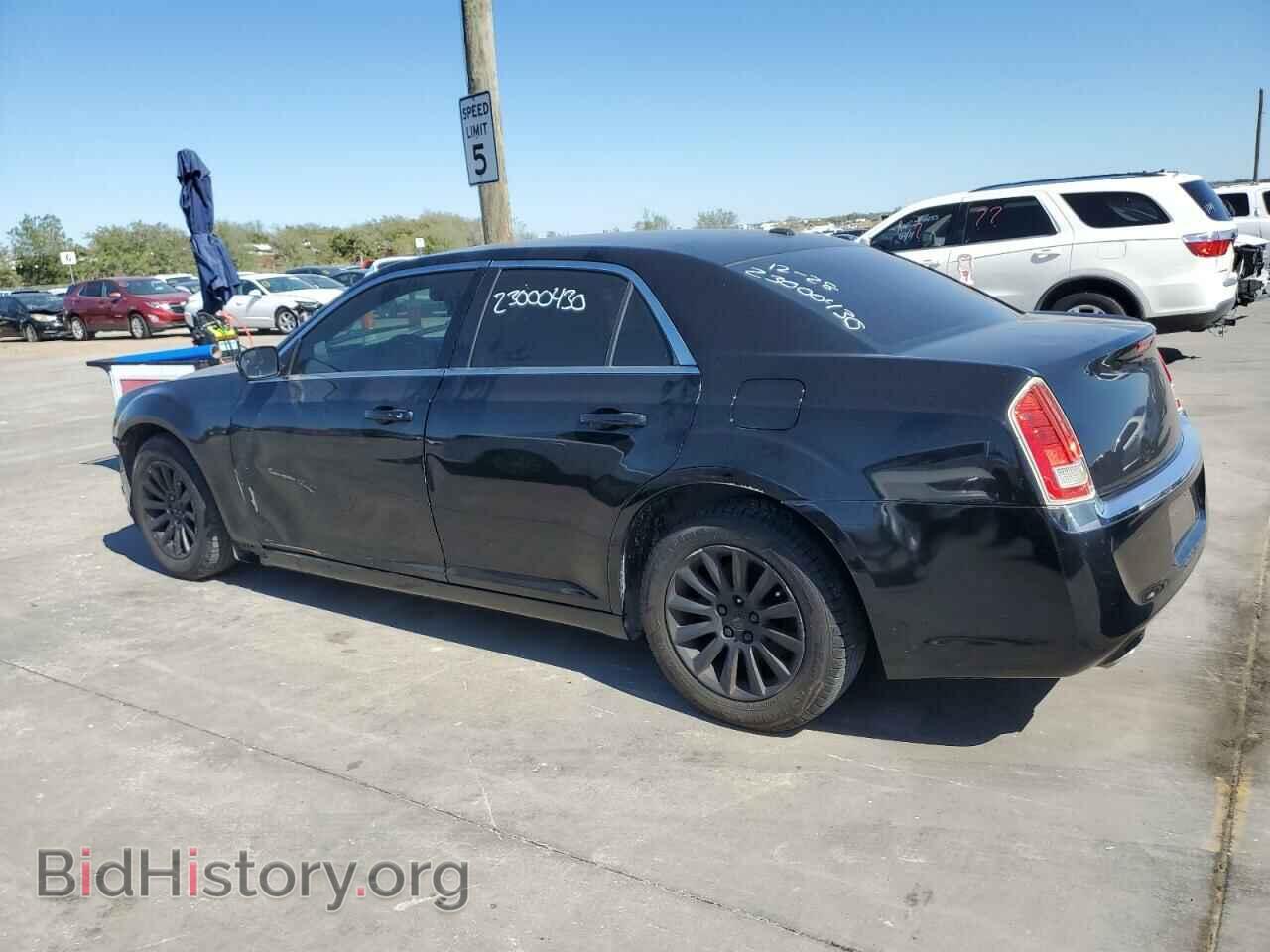 2013 CHRYSLER 300 - VIN: 2C3CCAAG2DH627326 - Фото 2