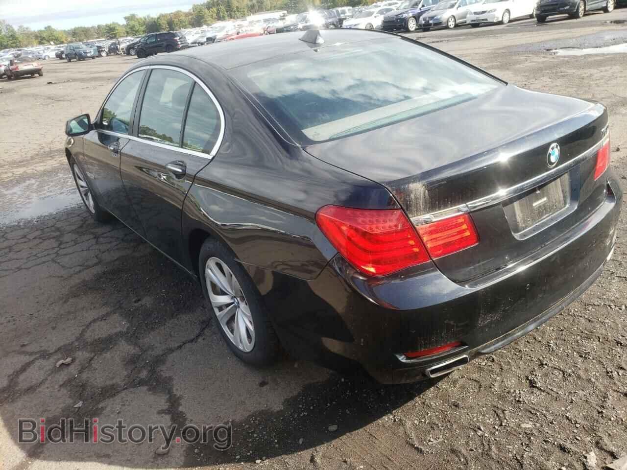 2011 BMW 7 SERIES - VIN: WBAKA4C52BC613000 - Фото 2