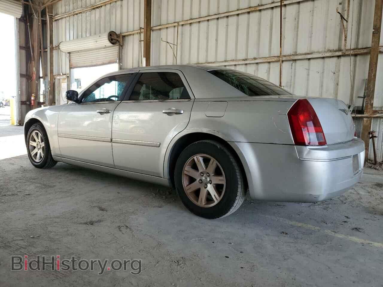 2006 CHRYSLER 300 - VIN: 2C3KA53G26H337774 - Фото 2