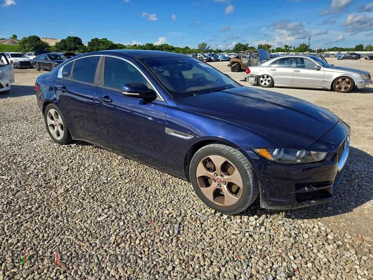 2017 JAGUAR XE - VIN: SAJAR4BG5HA949238 - Фото 4