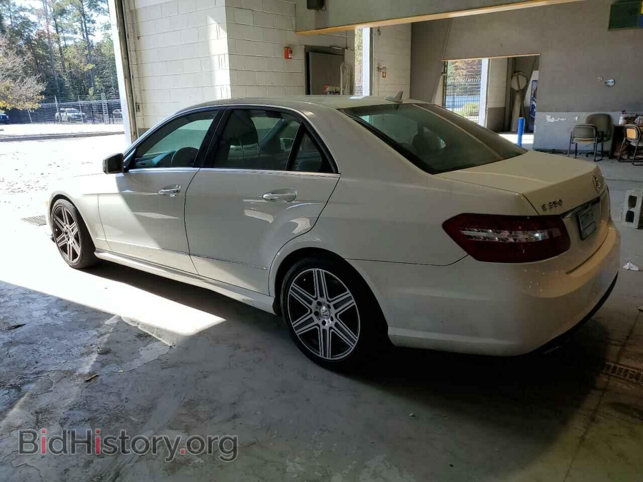 2011 MERCEDES-BENZ E-CLASS - VIN: WDDHF8HB0BA352326 - Фото 2