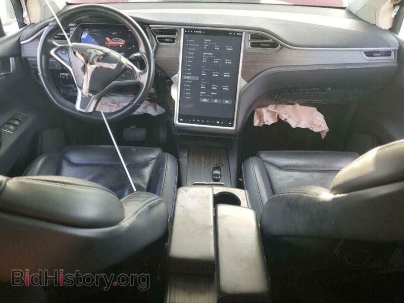 2016 Tesla MODEL X (VIN 5YJXCAE21GF003944) — фото 8 из 12