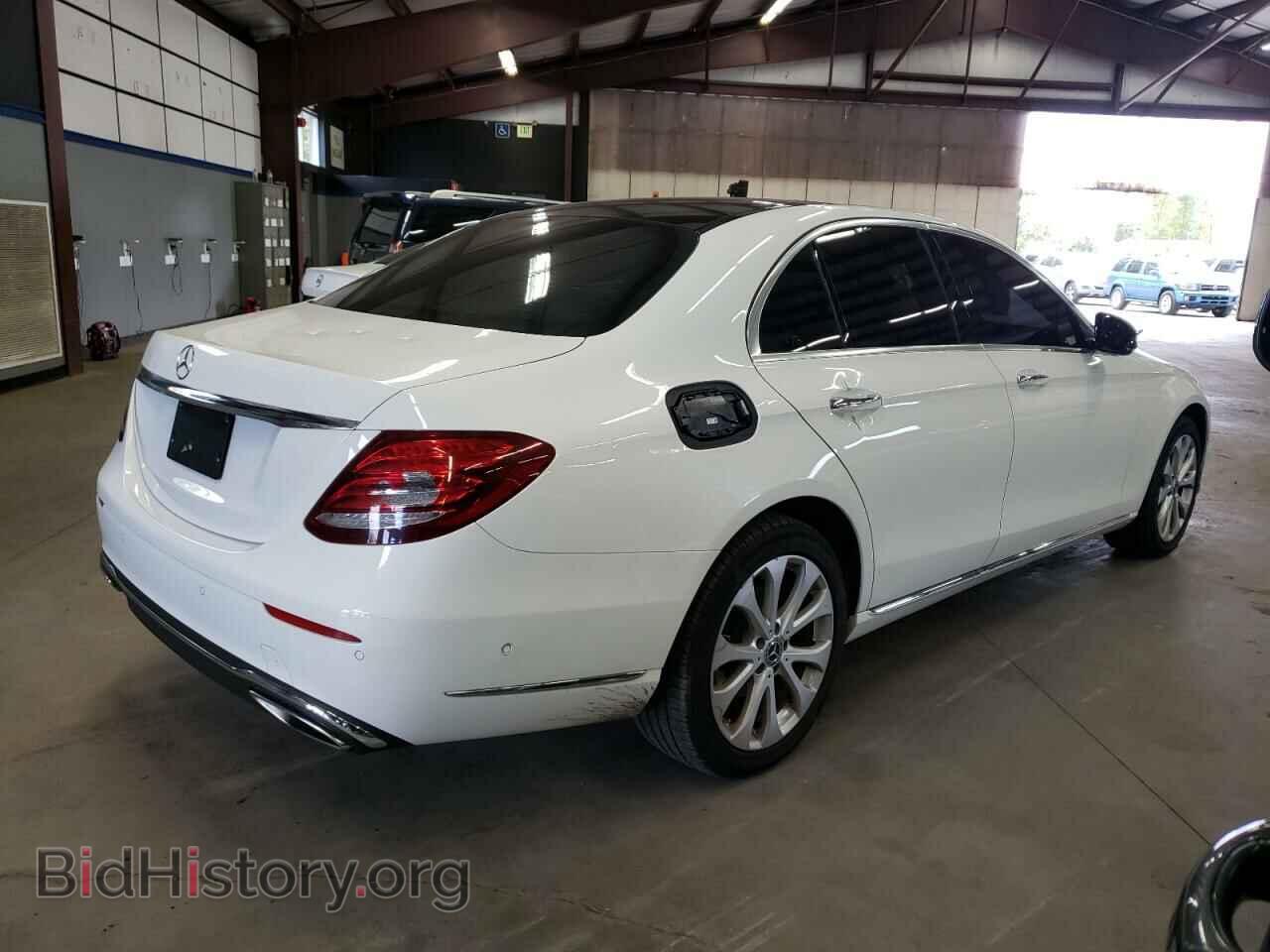 2018 MERCEDES-BENZ E-CLASS - VIN: WDDZF4KB6JA299832 - Фото 3