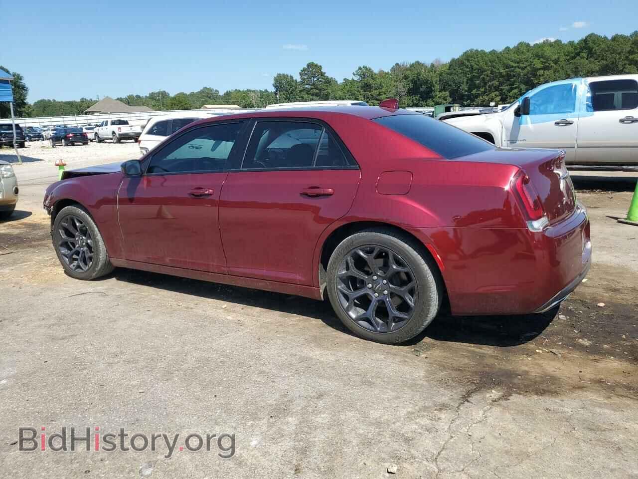 2019 CHRYSLER 300 - VIN: 2C3CCAAG4KH679232 - Фото 2