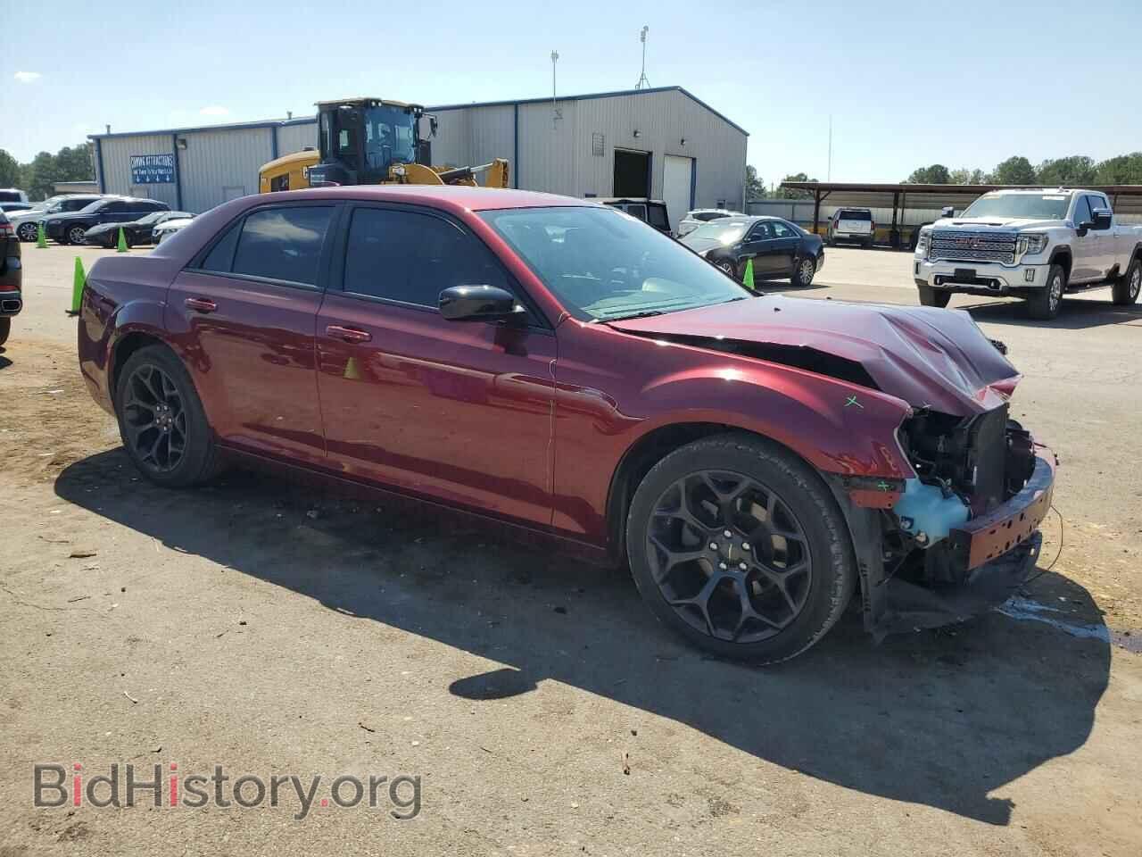 2019 CHRYSLER 300 - VIN: 2C3CCAAG4KH679232 - Фото 4