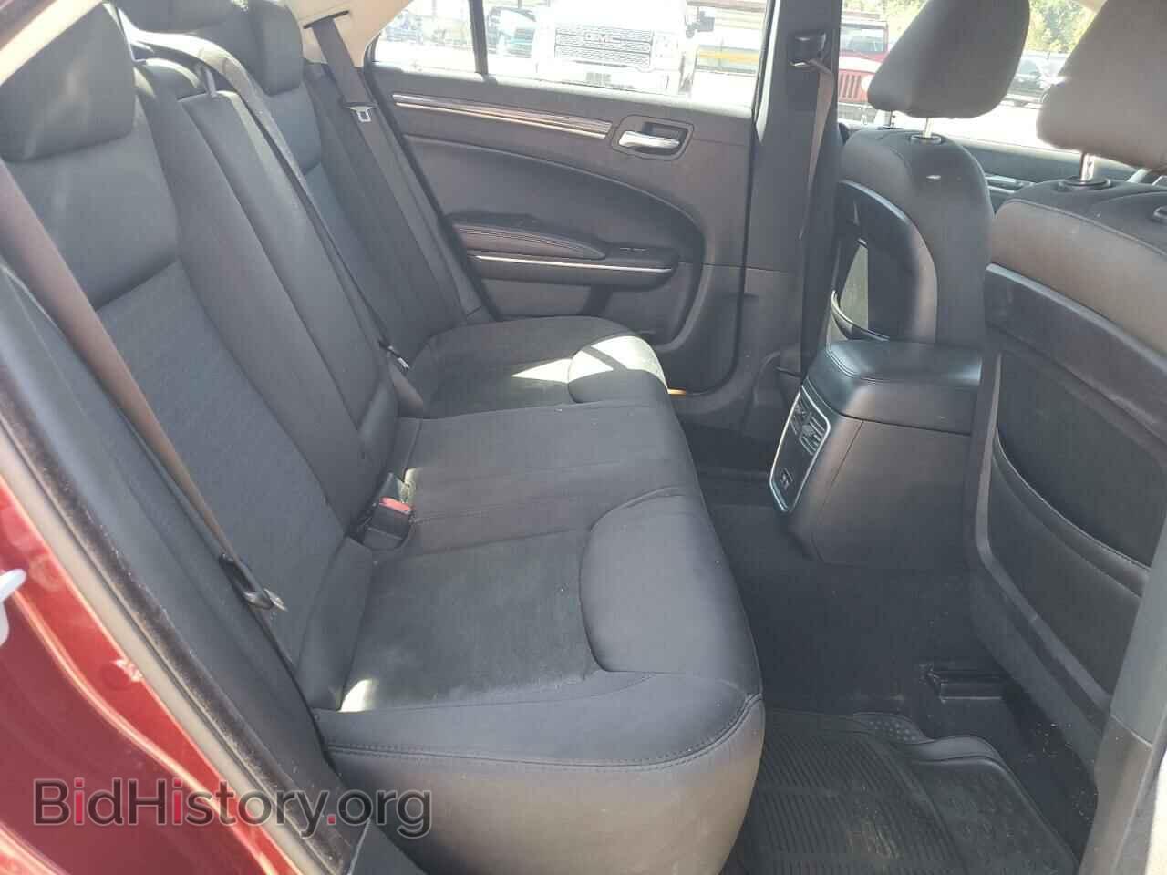 2019 CHRYSLER 300 - VIN: 2C3CCAAG4KH679232 - Фото 10