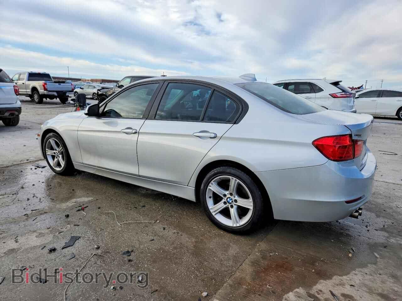 2013 BMW 3 SERIES - VIN: WBA3A5C55DF357687 - Фото 2
