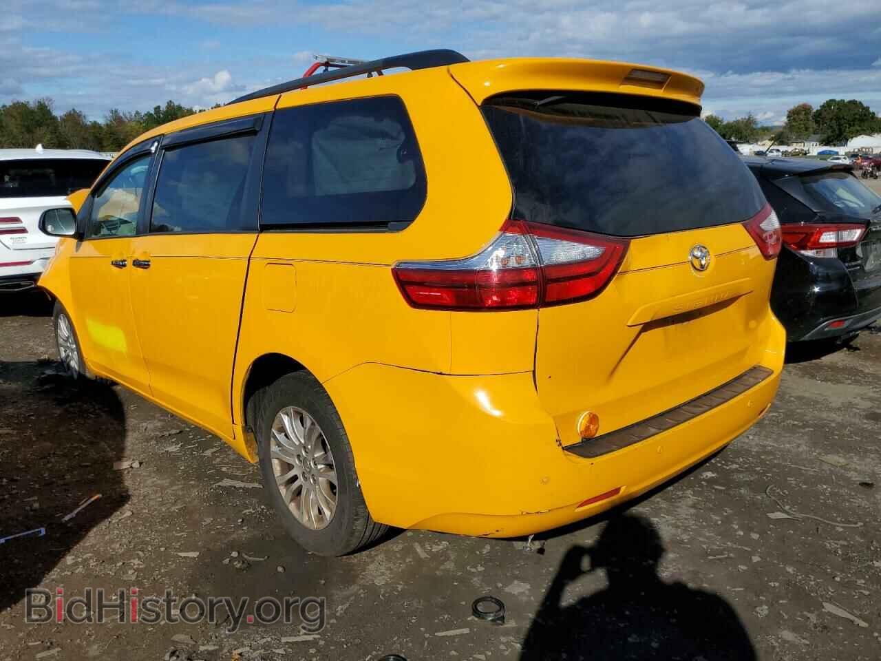 2017 TOYOTA All Models - VIN: 5TDYZ3DC5HS773392 - Фото 2