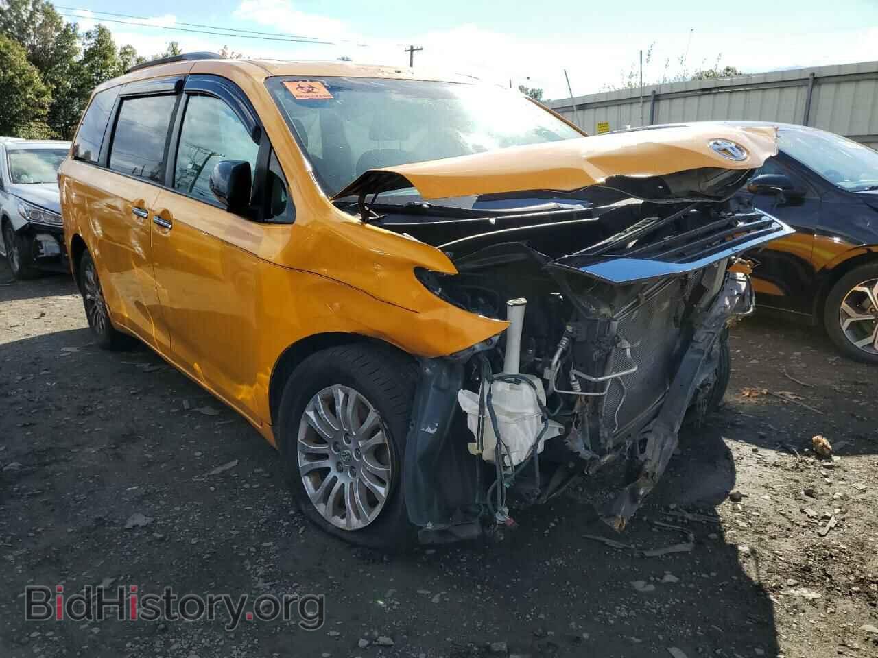 2017 TOYOTA All Models - VIN: 5TDYZ3DC5HS773392 - Фото 4
