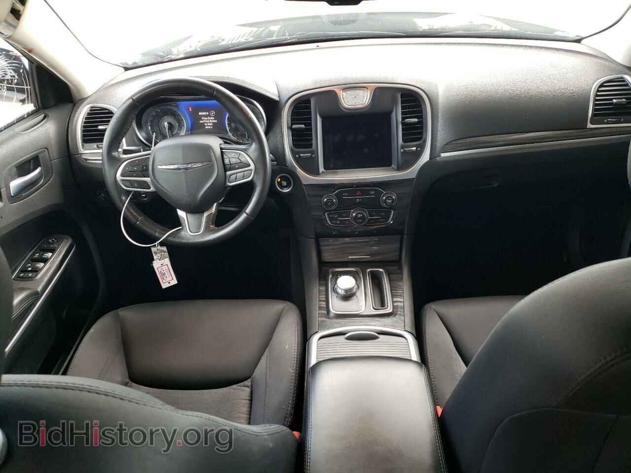 2021 CHRYSLER 300 - VIN: 2C3CCAAG3MH617792 - Фото 8