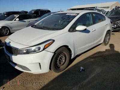 2018 Kia FORTE LX, белый — VIN 3KPFK4A79JE164816, Copart