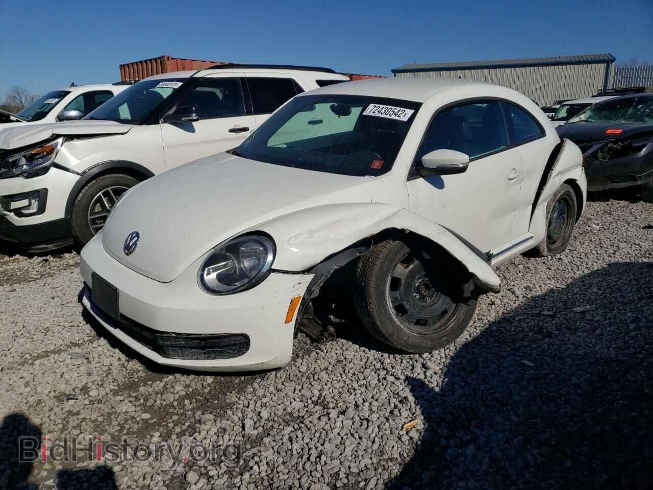 Photo 3VWJP7ATXCM618197 - VOLKSWAGEN BEETLE 2012