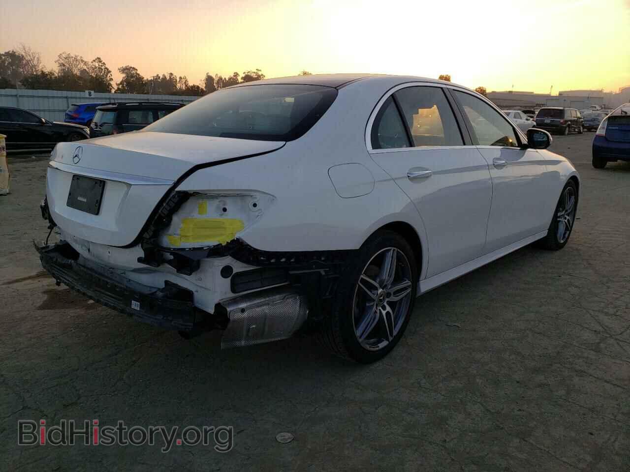 2019 MERCEDES-BENZ E-CLASS - VIN: WDDZF4JB8KA690824 - Фото 3