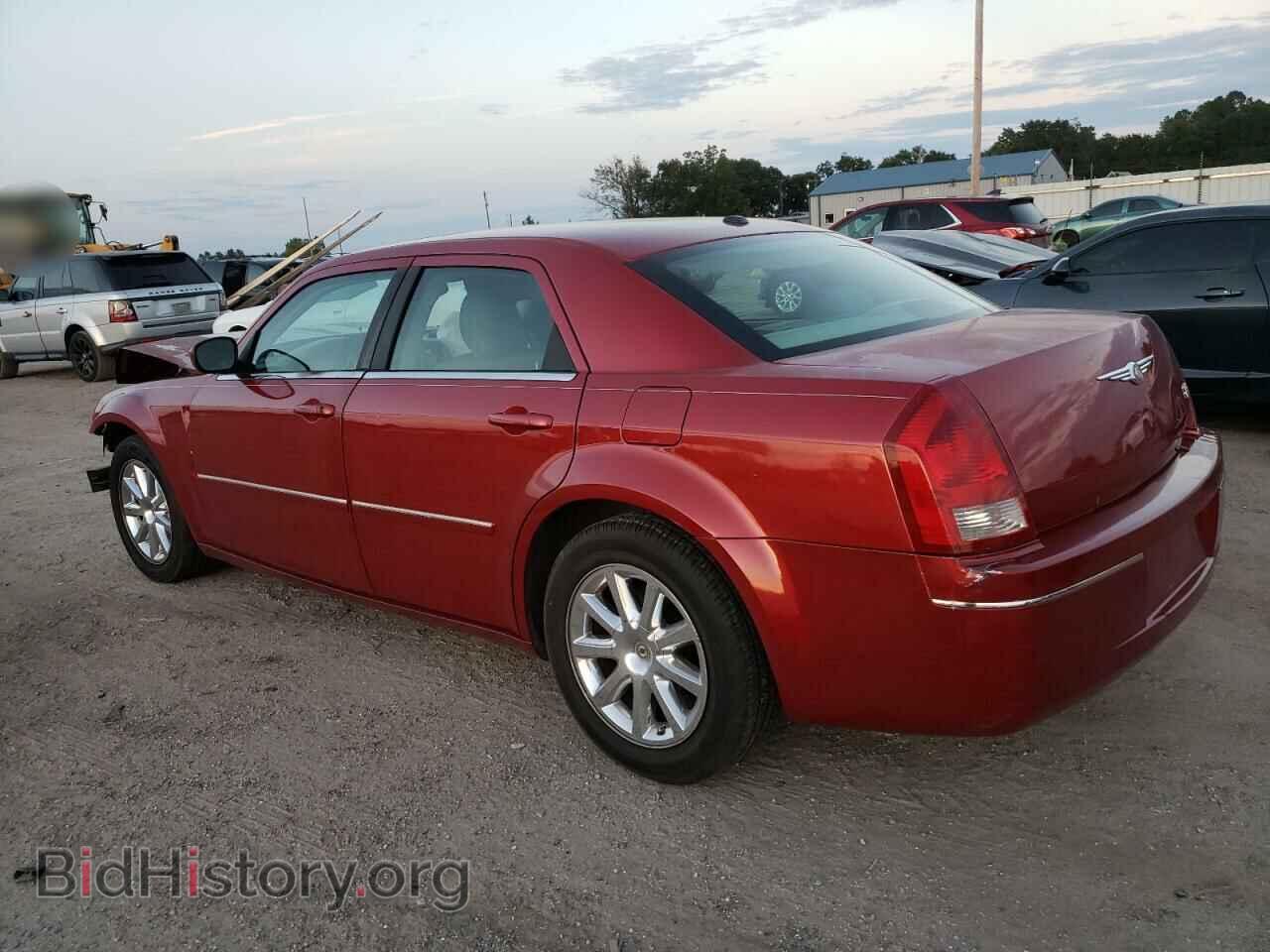2007 CHRYSLER 300 - VIN: 2C3KA53G07H872233 - Фото 2