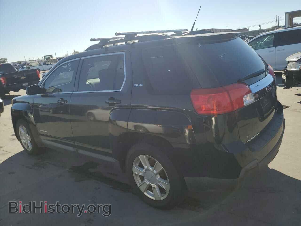 2010 GMC TERRAIN - VIN: 2CTFLEEW6A6258676 - Photo 2