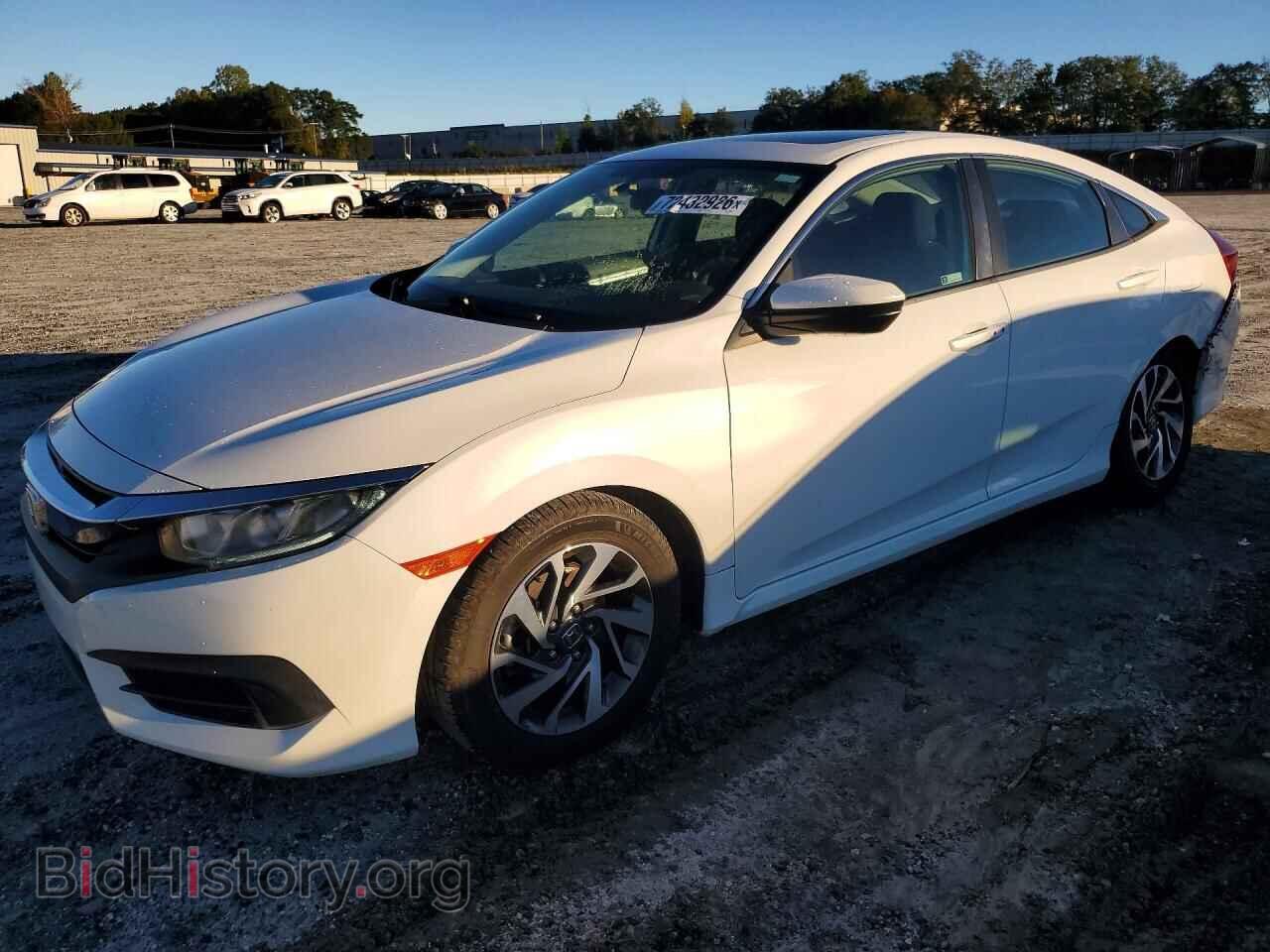 Фотография 19XFC2F77JE037962 - HONDA CIVIC 2018