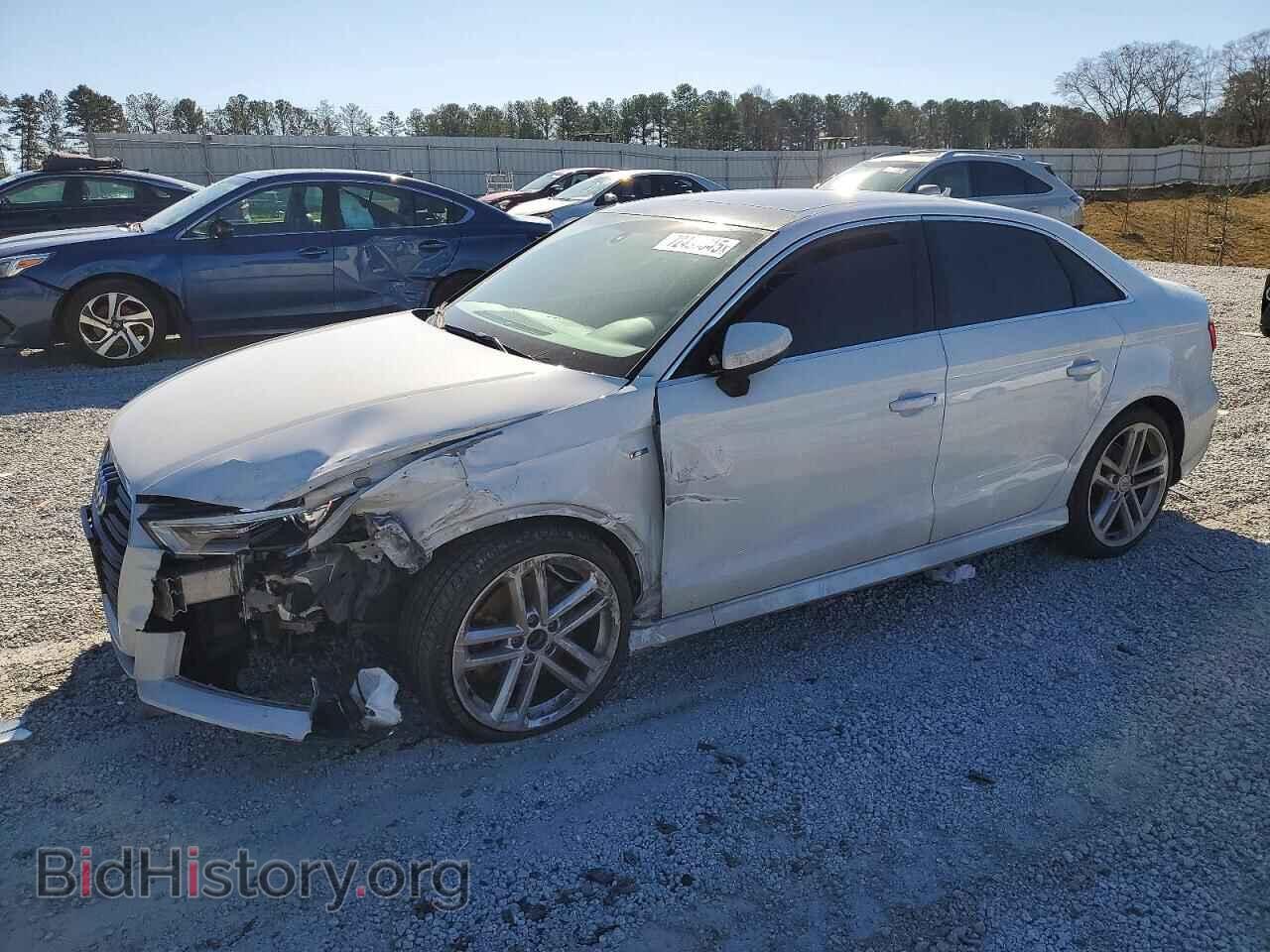 Фотография WAUJ8GFFXH1032748 - AUDI A3 2017