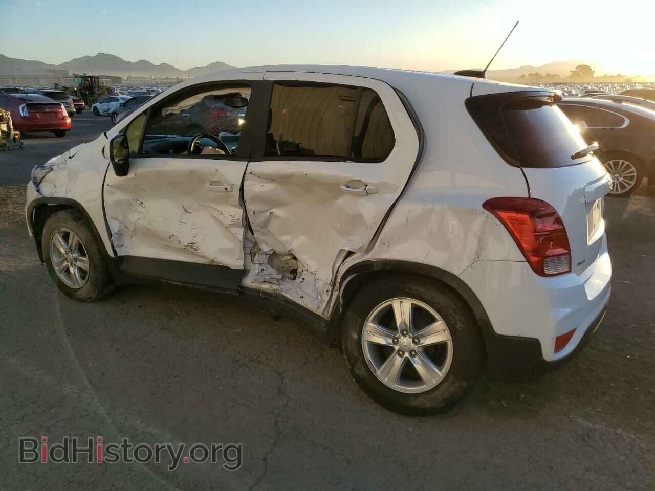 2019 CHEVROLET TRAX - VIN: 3GNCJKSB0KL310148 - Фото 2